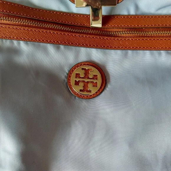 Tory Burch Penn Nylon Leather Tote Bag Purse Lt Blue Navy Key Ring - Picture 6 of 6